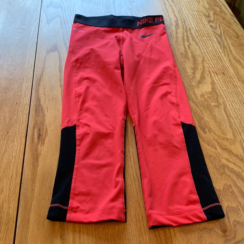 Nike Girls Capri Leggings - Picture 1 of 6